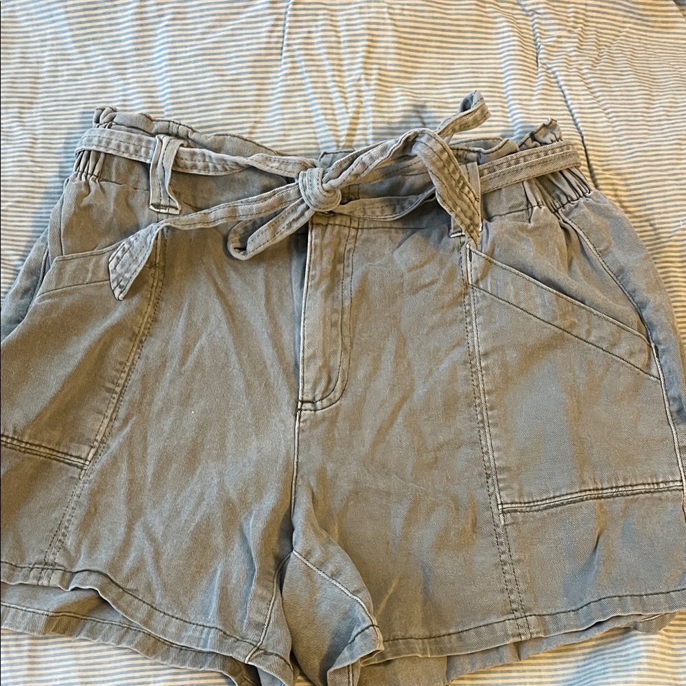 Old Navy High Waist Tie-Belt Shorts in Gray